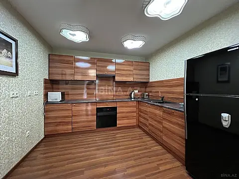 Kirayə verilir 2 otaqlı mənzil 95 m²