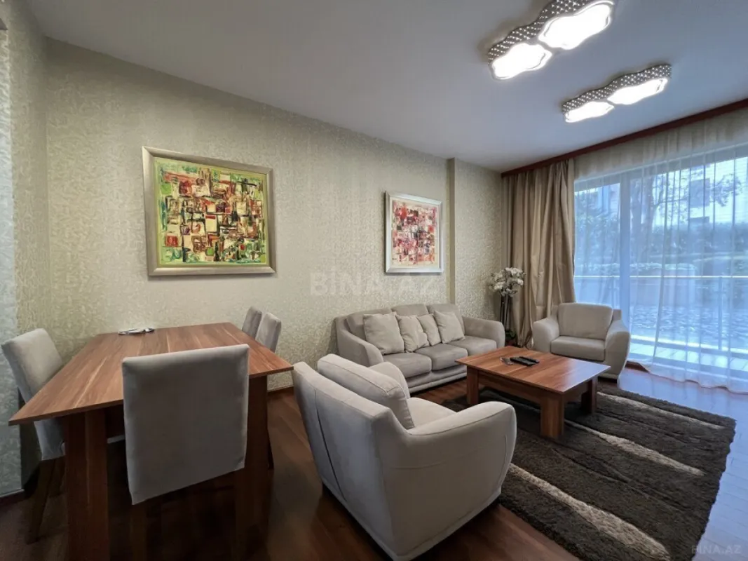 Kirayə verilir 2 otaqlı mənzil 95 m²