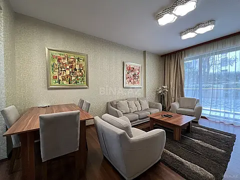 Kirayə verilir 2 otaqlı mənzil 95 m²