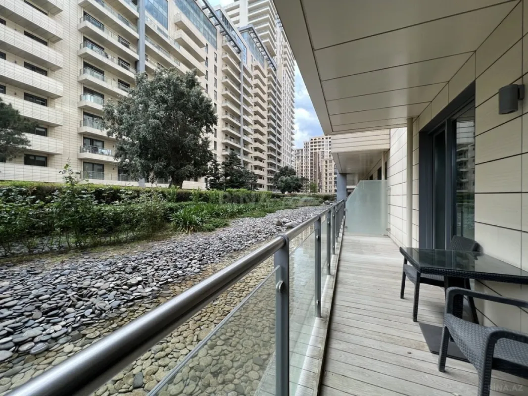 Kirayə verilir 2 otaqlı mənzil 95 m²