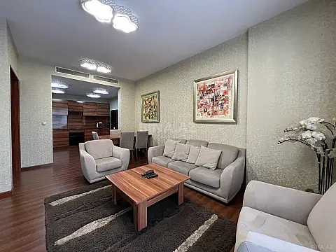 Kirayə verilir 2 otaqlı mənzil 95 m²