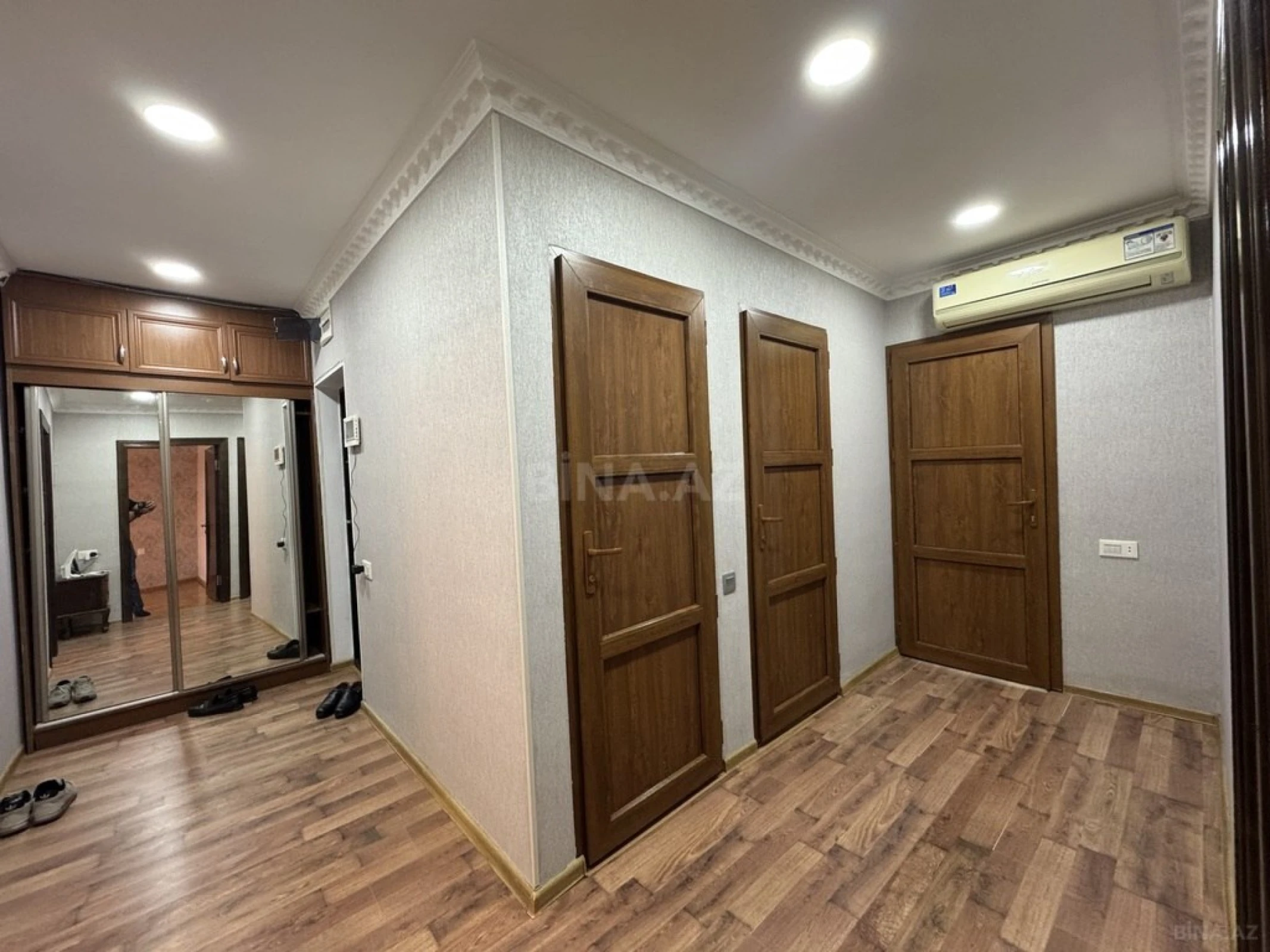Satılır 3 otaqlı mənzil 100 m²