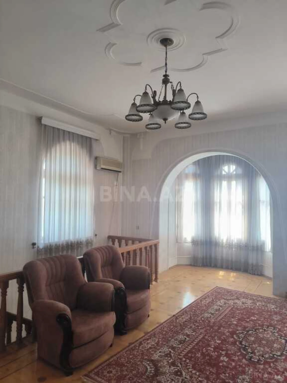Satılır 5 otaqlı həyət evi 360 m²