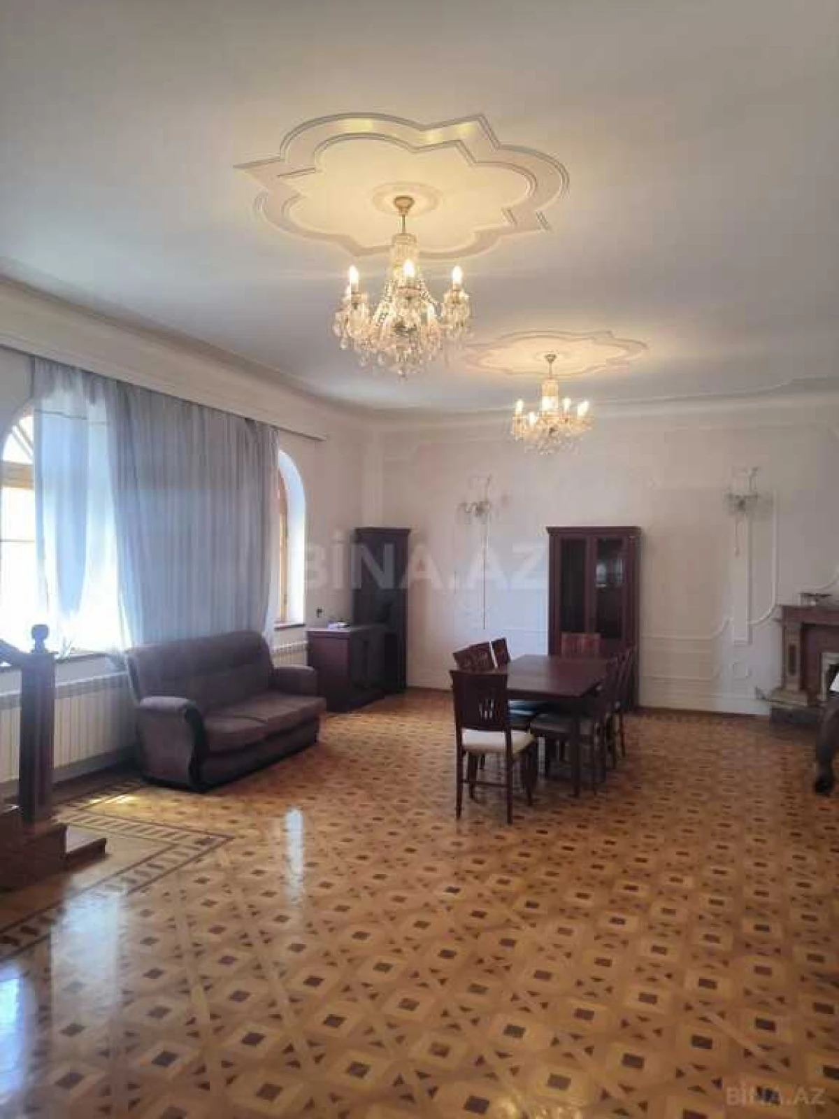 Satılır 5 otaqlı həyət evi 360 m²
