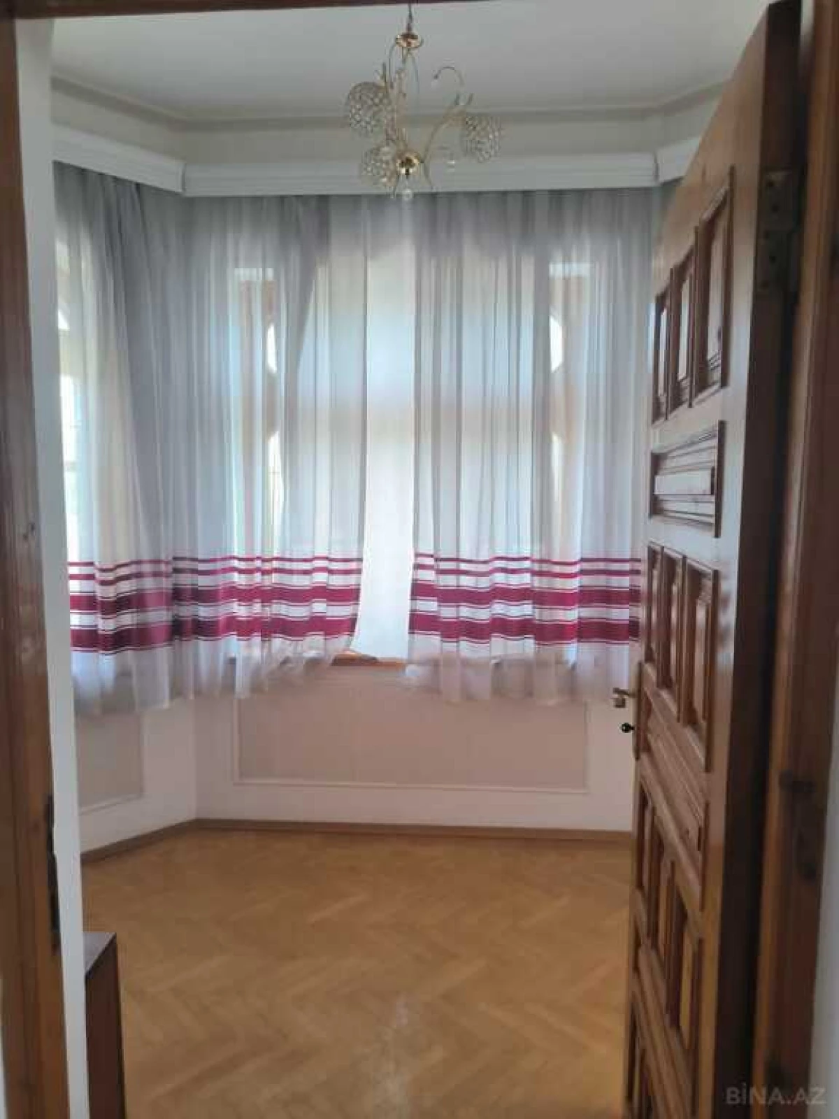 Satılır 5 otaqlı həyət evi 360 m²