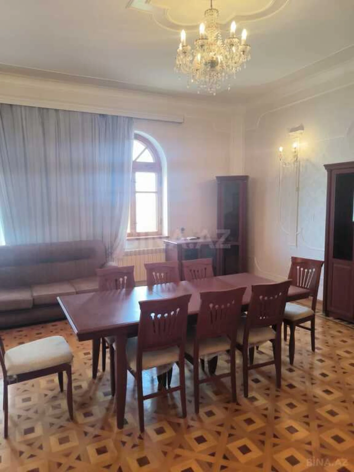 Satılır 5 otaqlı həyət evi 360 m²