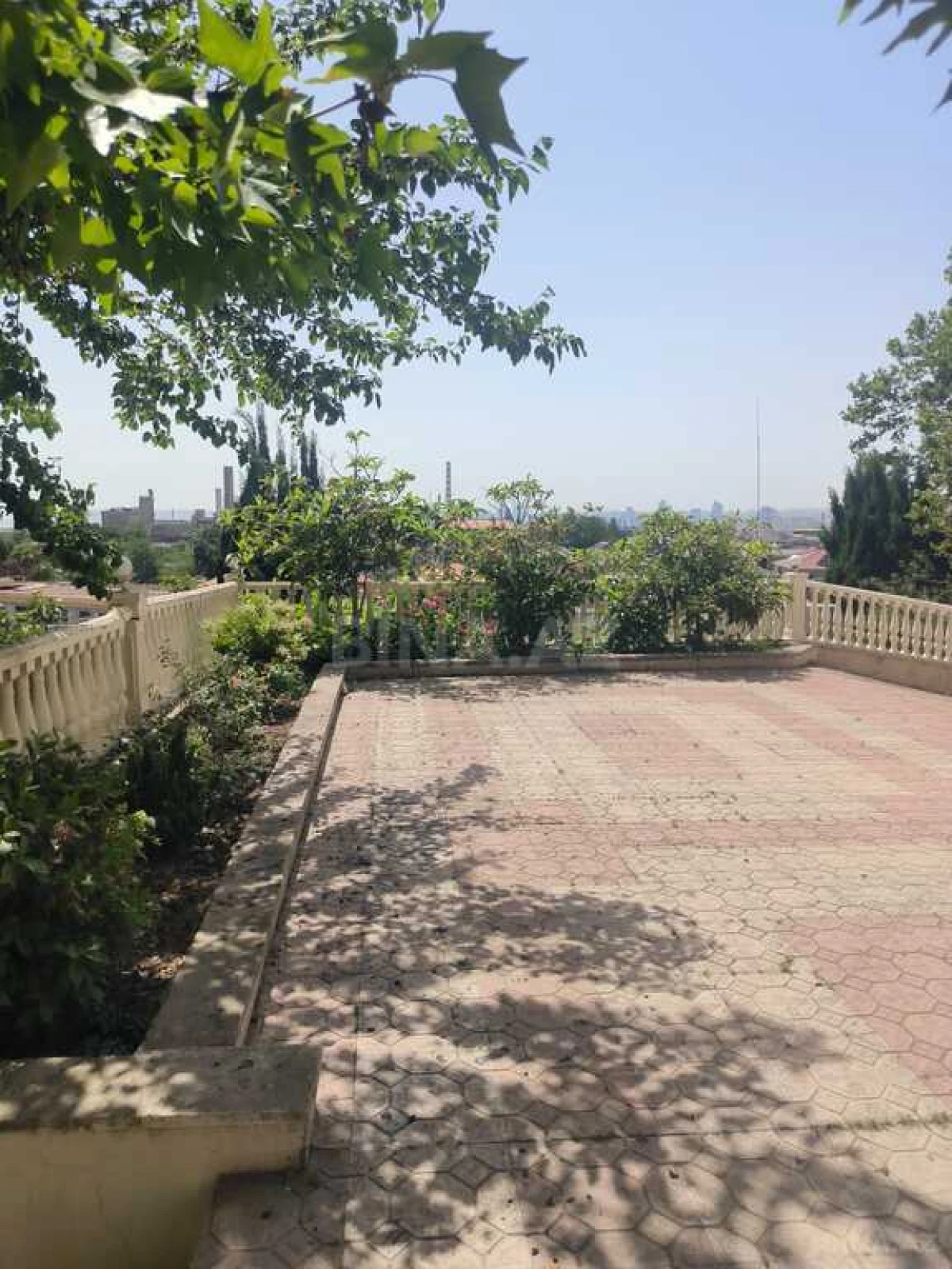 Satılır 5 otaqlı həyət evi 360 m²