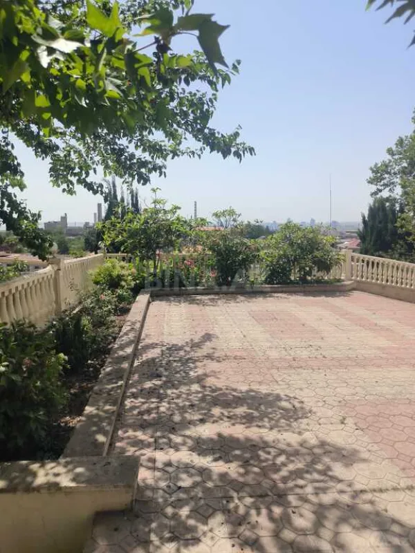 Satılır 5 otaqlı həyət evi 360 m²