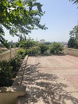 Satılır 5 otaqlı həyət evi 360 m²