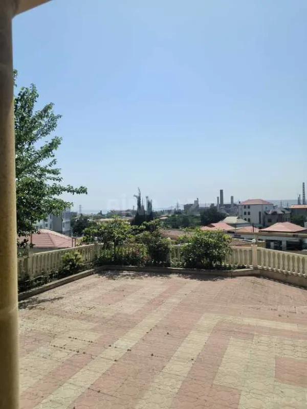 Satılır 5 otaqlı həyət evi 360 m²