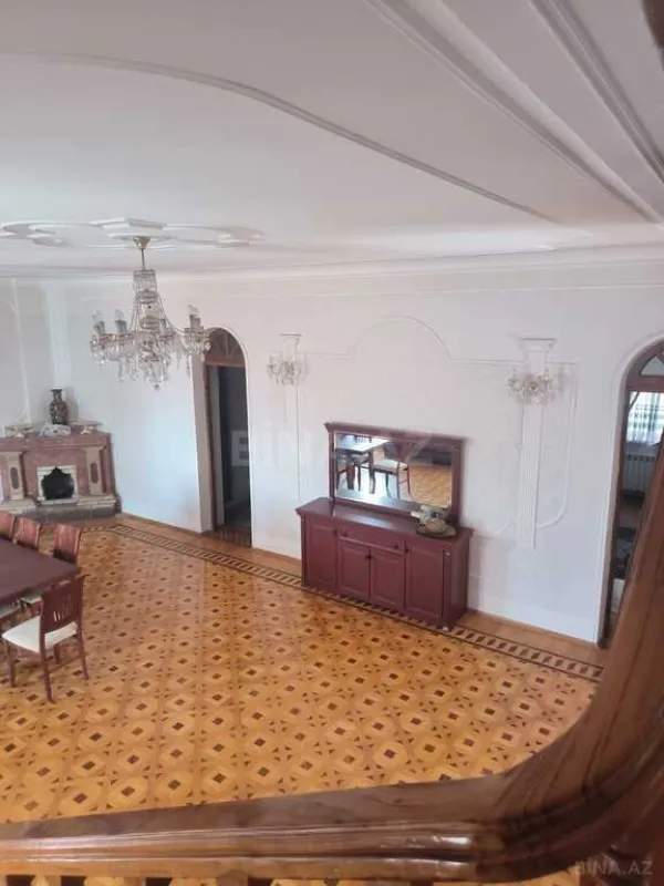 Satılır 5 otaqlı həyət evi 360 m²