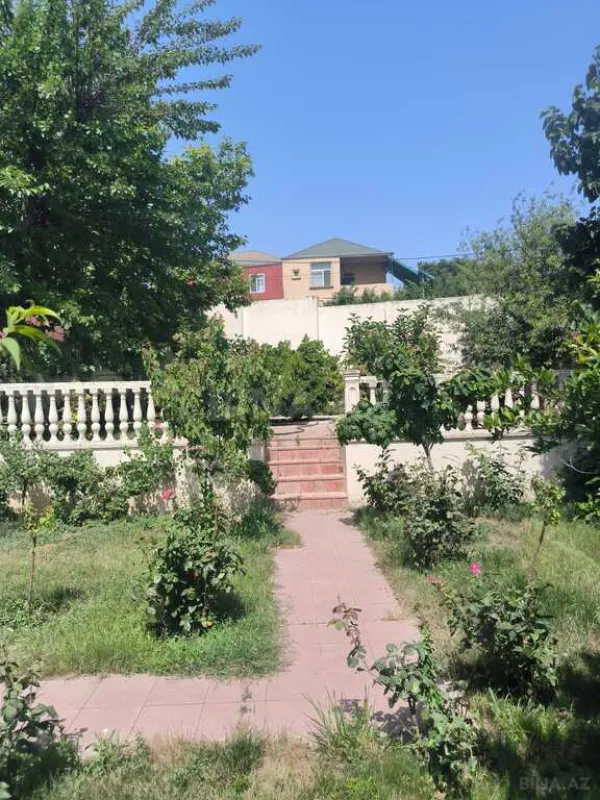 Satılır 5 otaqlı həyət evi 360 m²