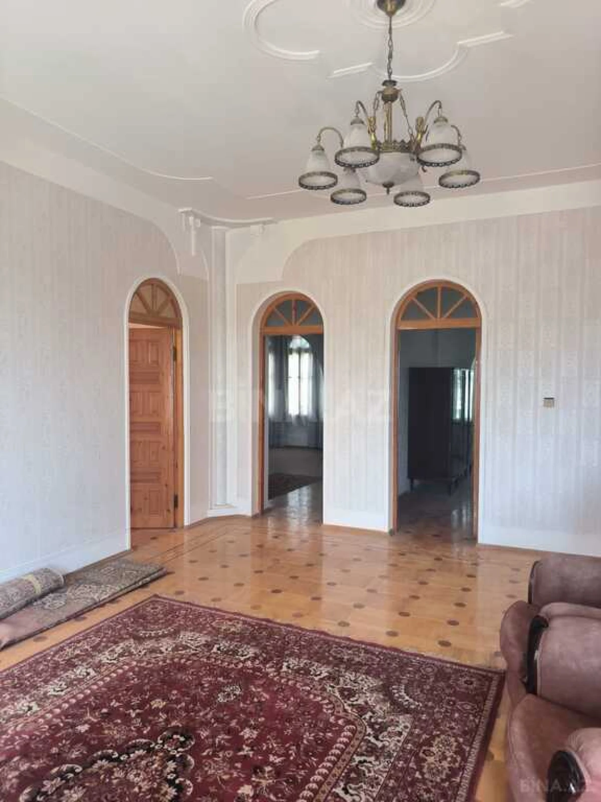 Satılır 5 otaqlı həyət evi 360 m²