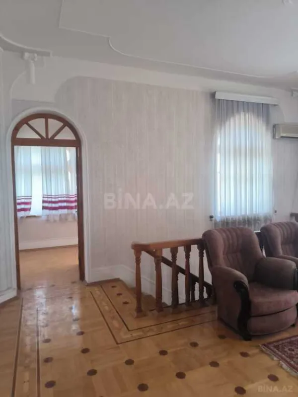 Satılır 5 otaqlı həyət evi 360 m²