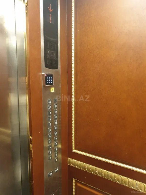 Satılır 4 otaqlı mənzil 209.8 m²