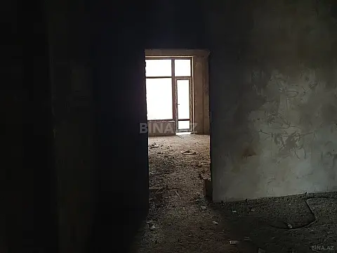 Satılır 4 otaqlı mənzil 209.8 m²