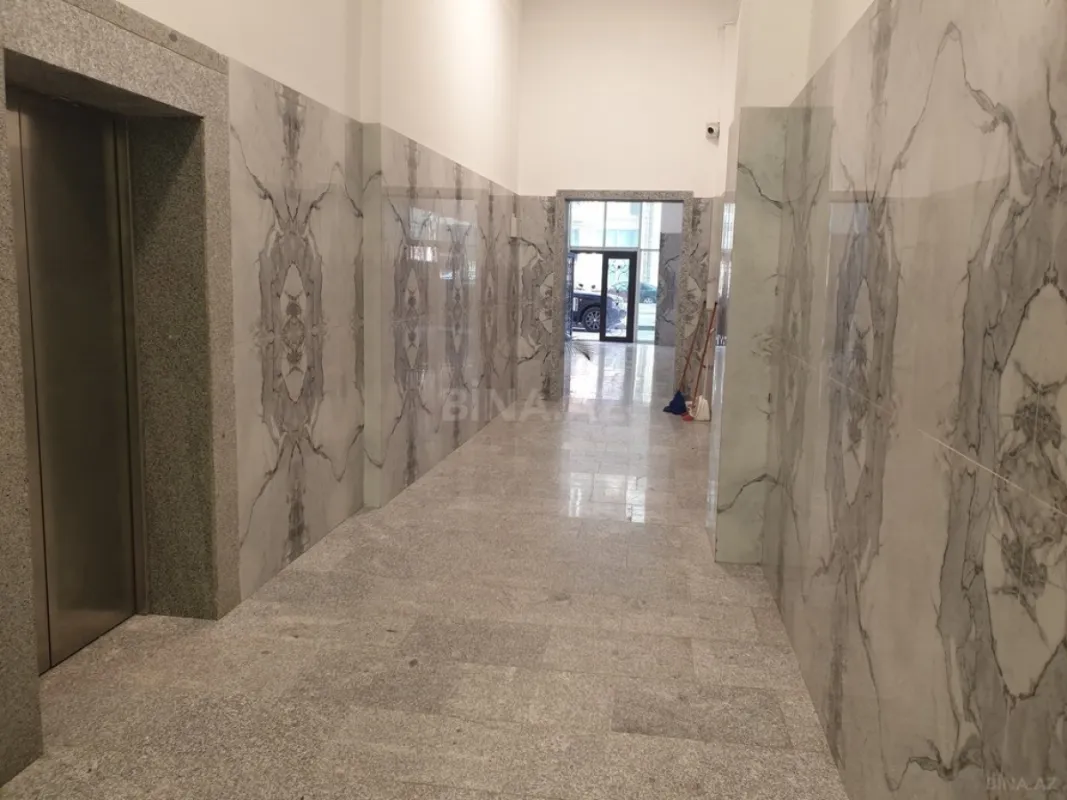 Satılır 4 otaqlı mənzil 209.8 m²