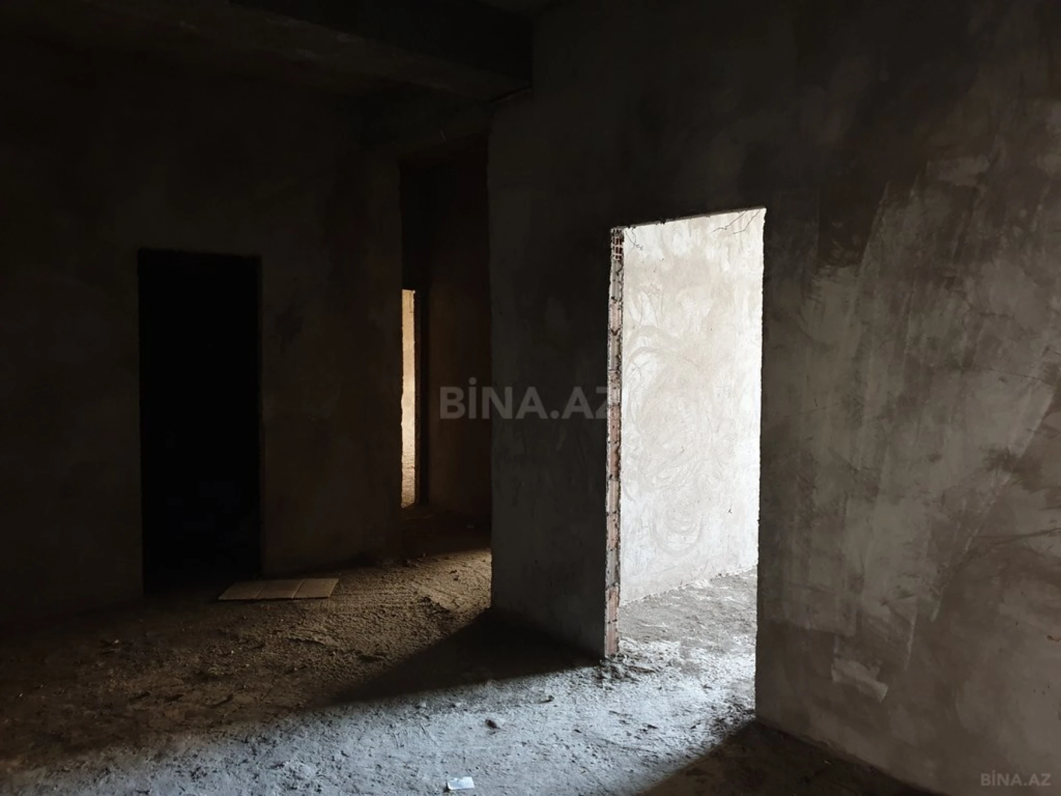 Satılır 4 otaqlı mənzil 209.8 m²