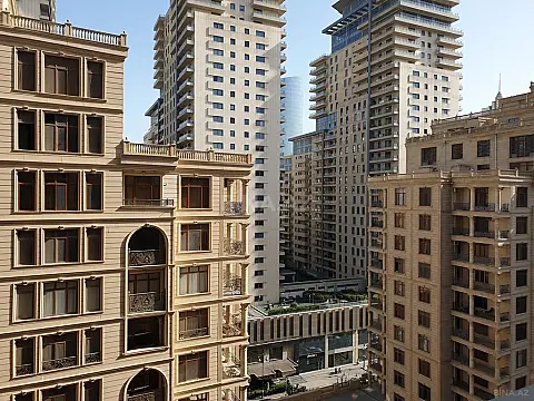 Satılır 4 otaqlı mənzil 209.8 m² — Bakı 4 otaq 209.80 m²