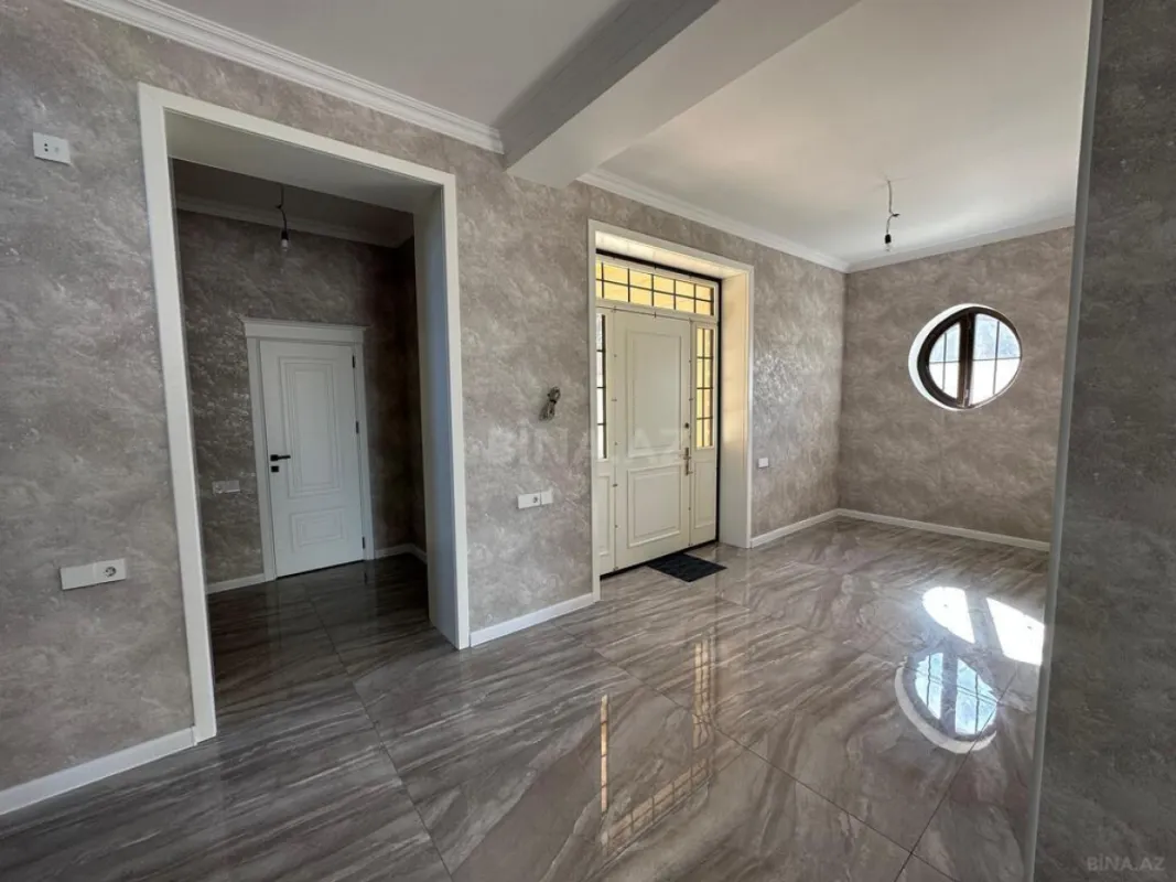 Satılır 7 otaqlı həyət evi 340 m²