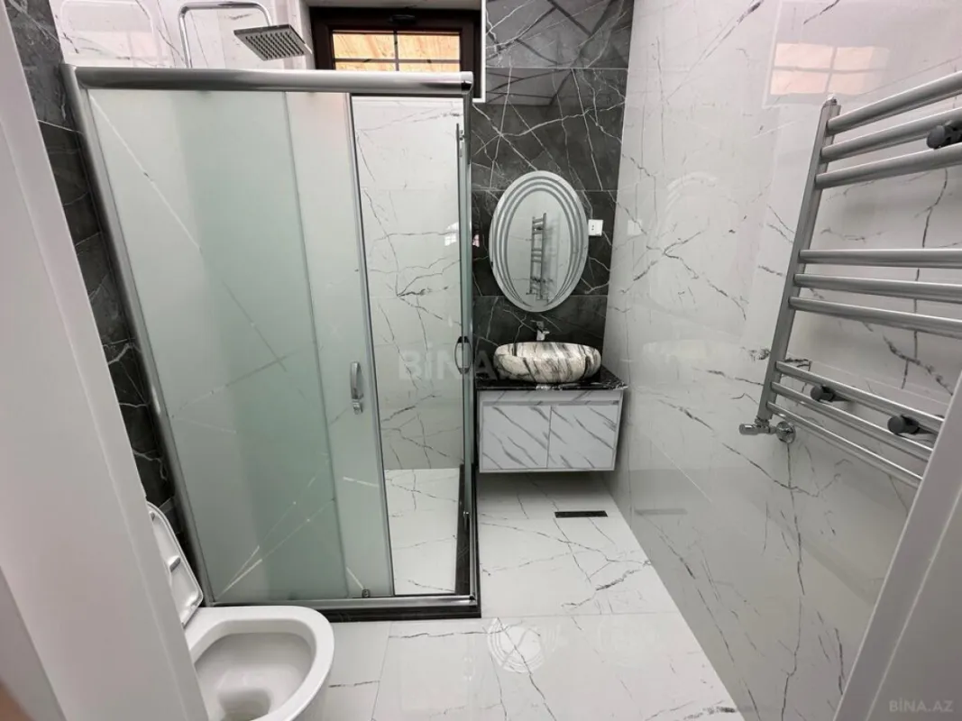 Satılır 7 otaqlı həyət evi 340 m²