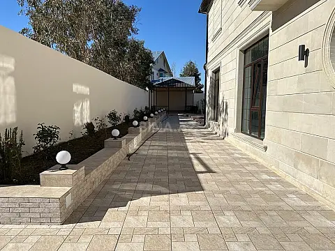 Satılır 7 otaqlı həyət evi 340 m²