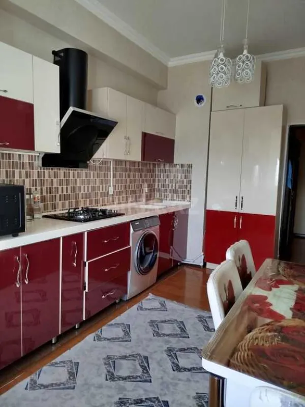 Satılır 3 otaqlı mənzil 91 m²