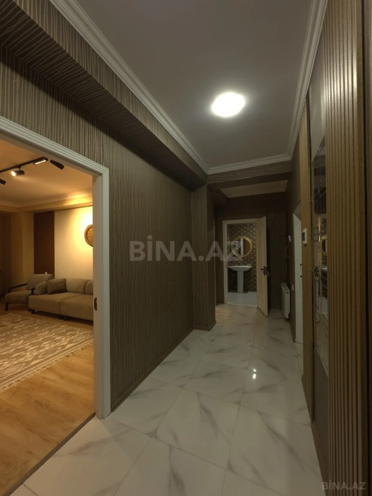 Kirayə verilir 2 otaqlı mənzil 75 m²