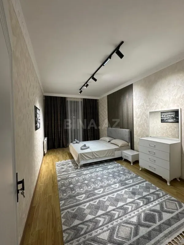 Kirayə verilir 2 otaqlı mənzil 75 m²