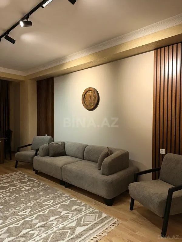 Kirayə verilir 2 otaqlı mənzil 75 m²