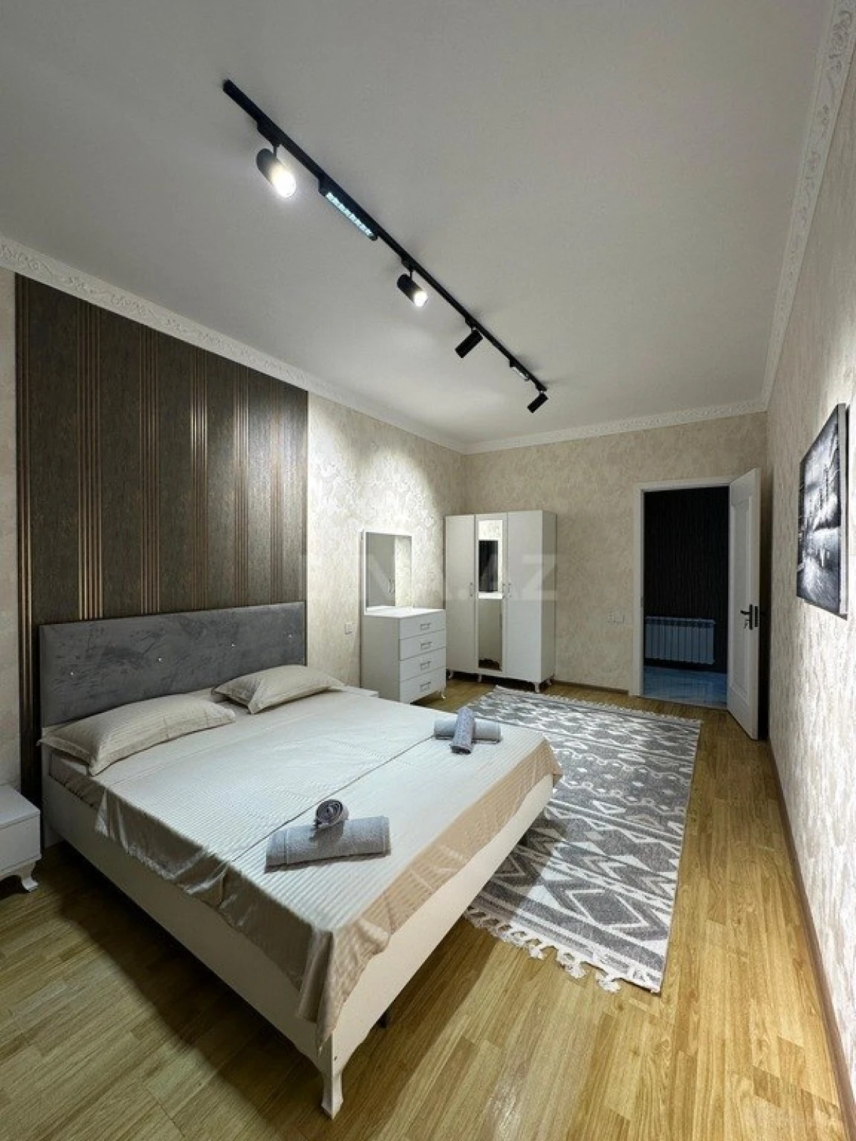 Kirayə verilir 2 otaqlı mənzil 75 m²