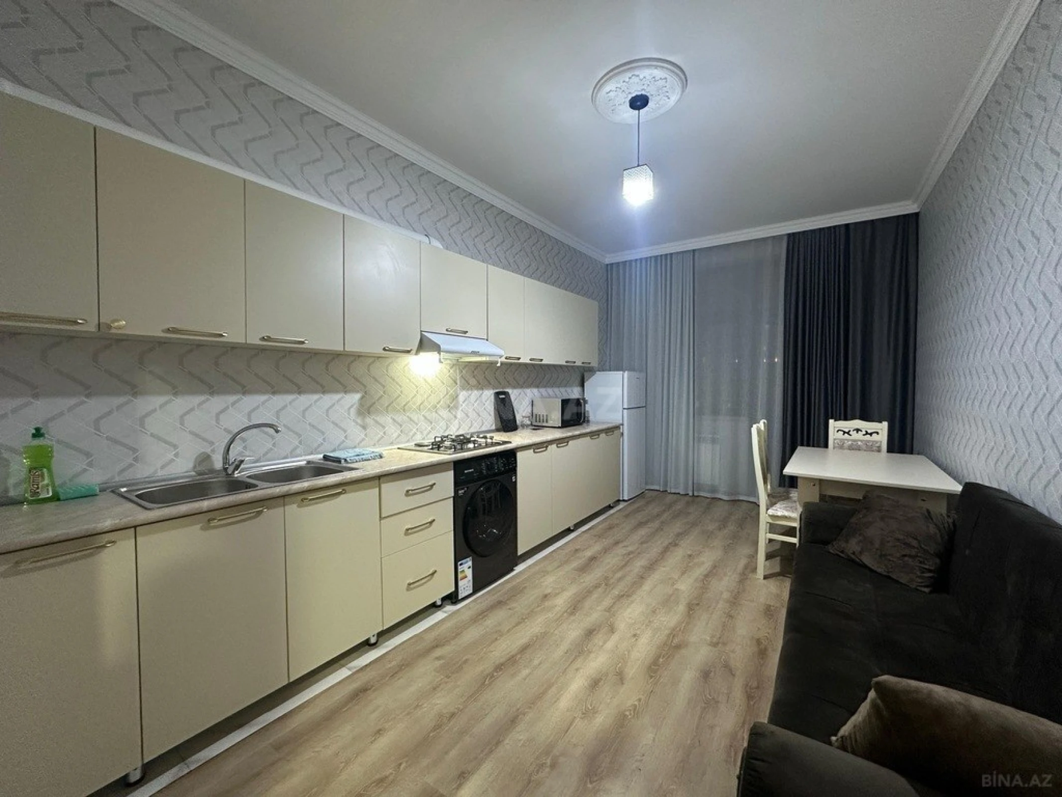 Kirayə verilir 2 otaqlı mənzil 75 m²