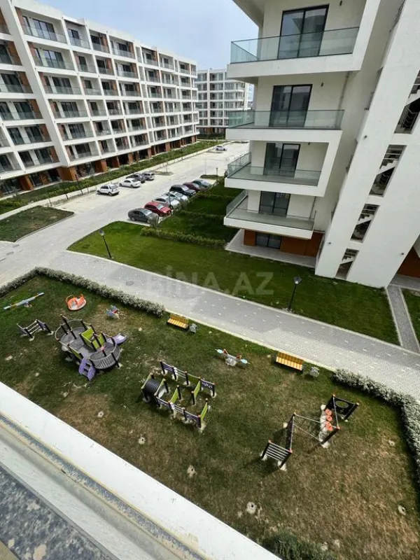 Satılır 3 otaqlı mənzil 158 m²