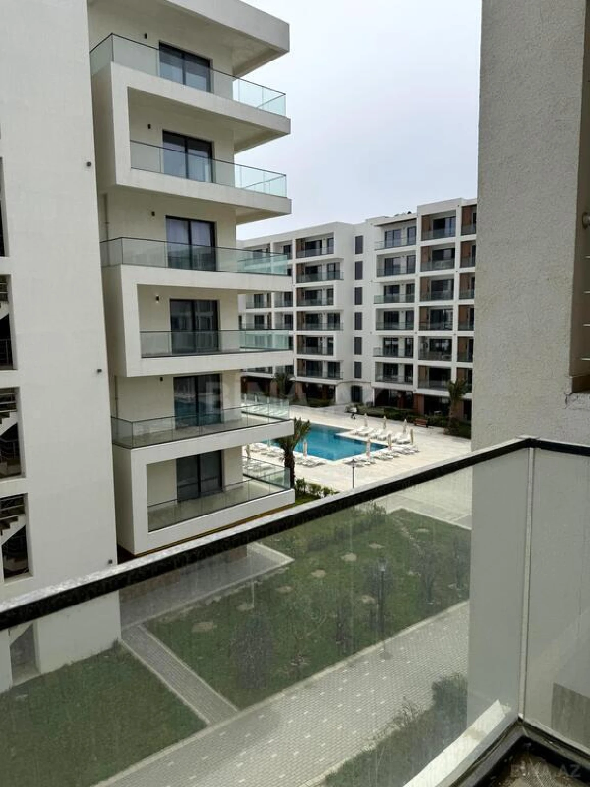 Satılır 2 otaqlı mənzil 99 m²