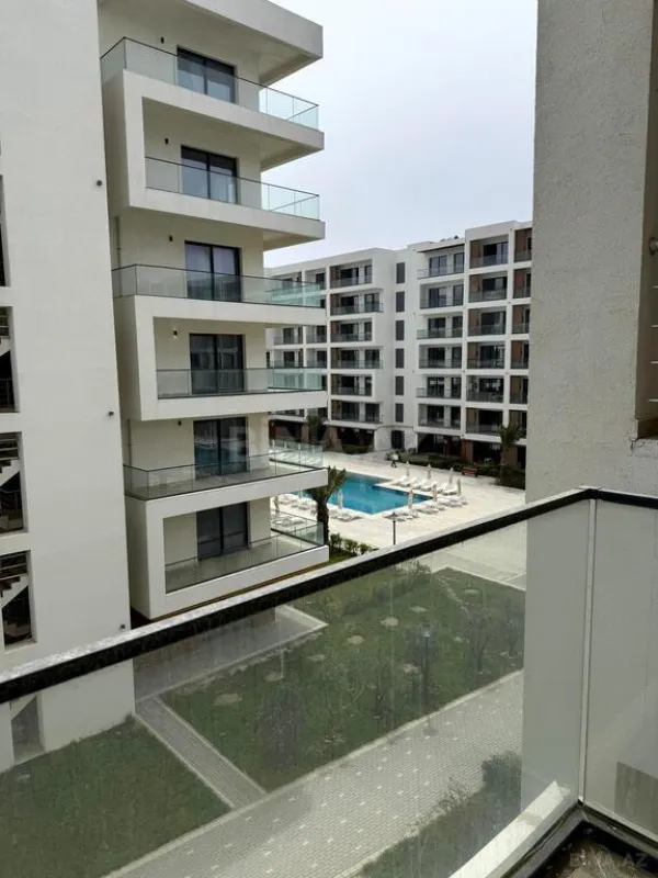 Satılır 2 otaqlı mənzil 99 m²