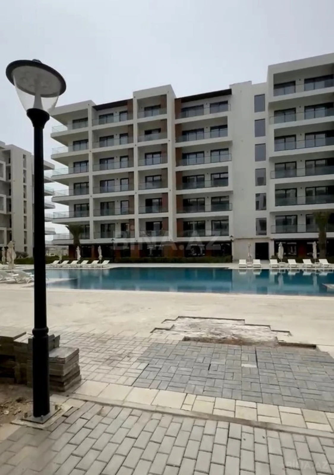 Satılır 2 otaqlı mənzil 99 m²