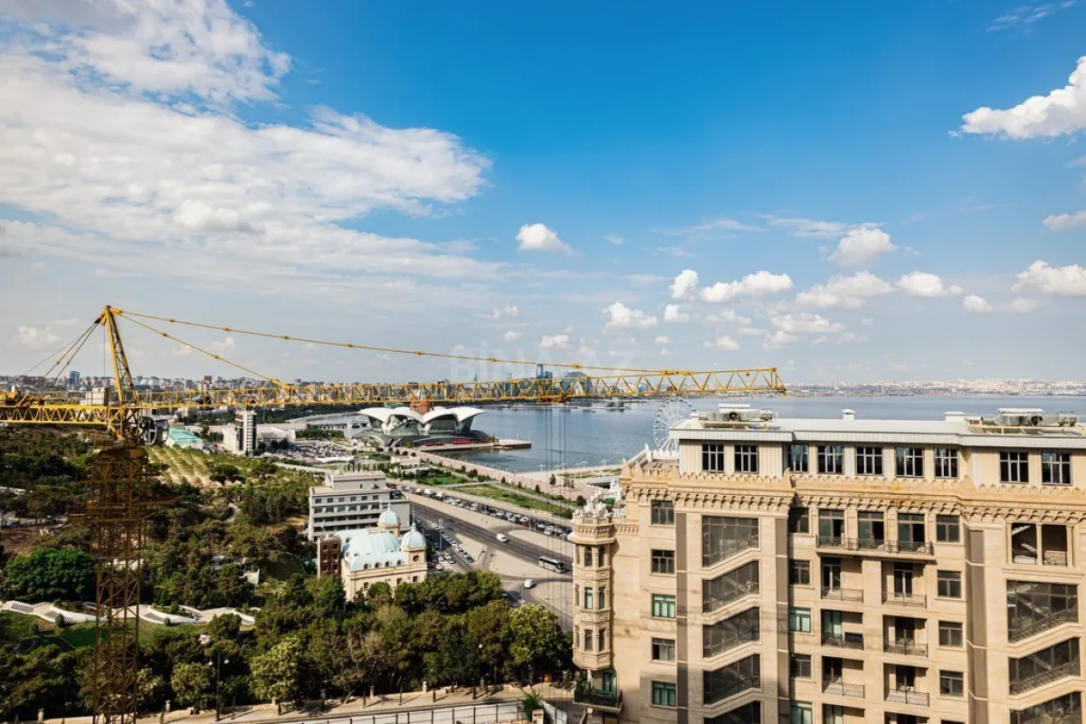 Satılır 3 otaqlı mənzil 150 m²