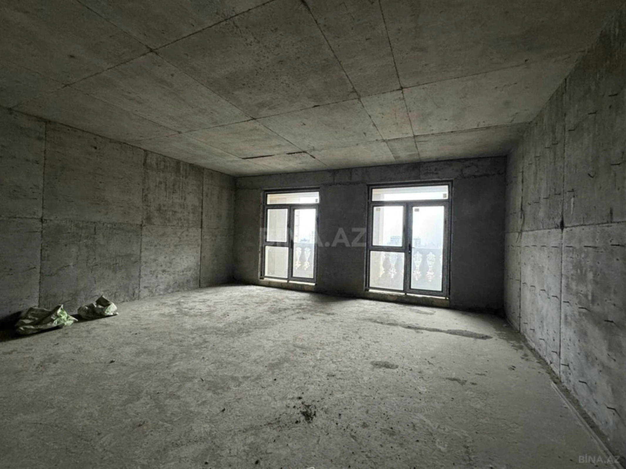 Satılır 3 otaqlı mənzil 157 m²