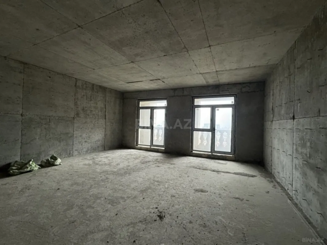 Satılır 3 otaqlı mənzil 157 m²