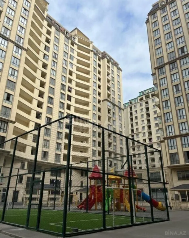 Satılır 3 otaqlı mənzil 157 m²