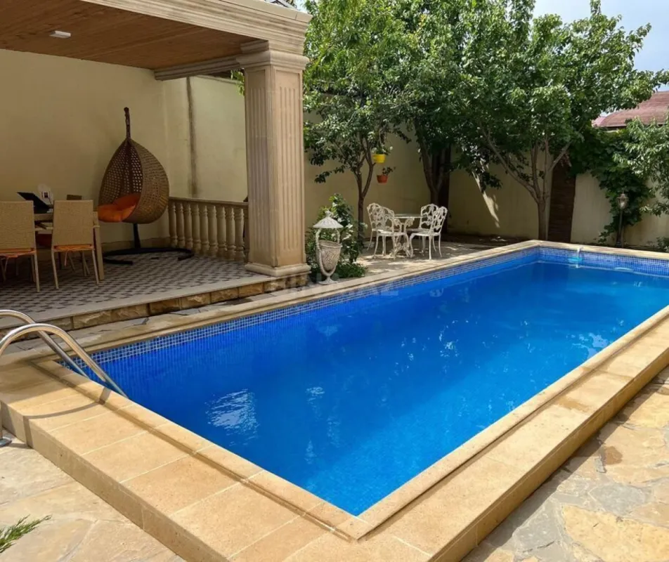 Satılır 6 otaqlı həyət evi 300 m²