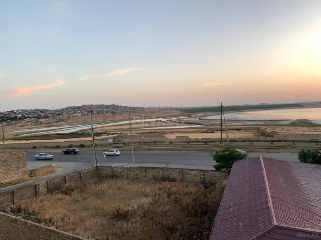 Satılır 6 otaqlı həyət evi 300 m²