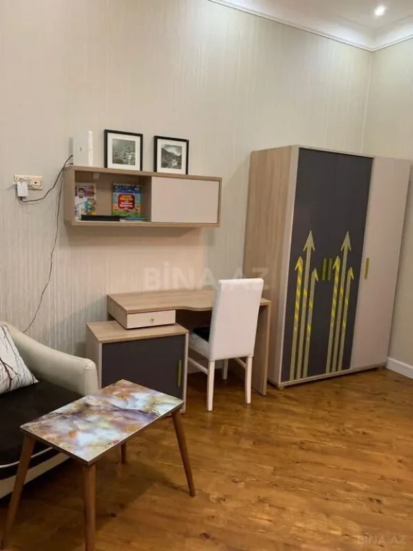 Satılır 6 otaqlı həyət evi 300 m²