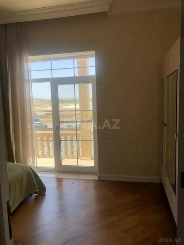 Satılır 6 otaqlı həyət evi 300 m²