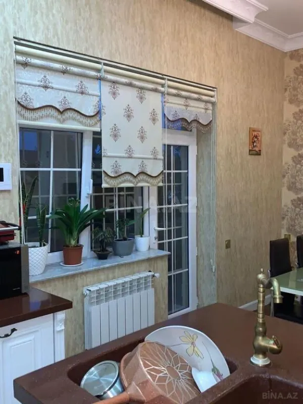 Satılır 6 otaqlı həyət evi 300 m²