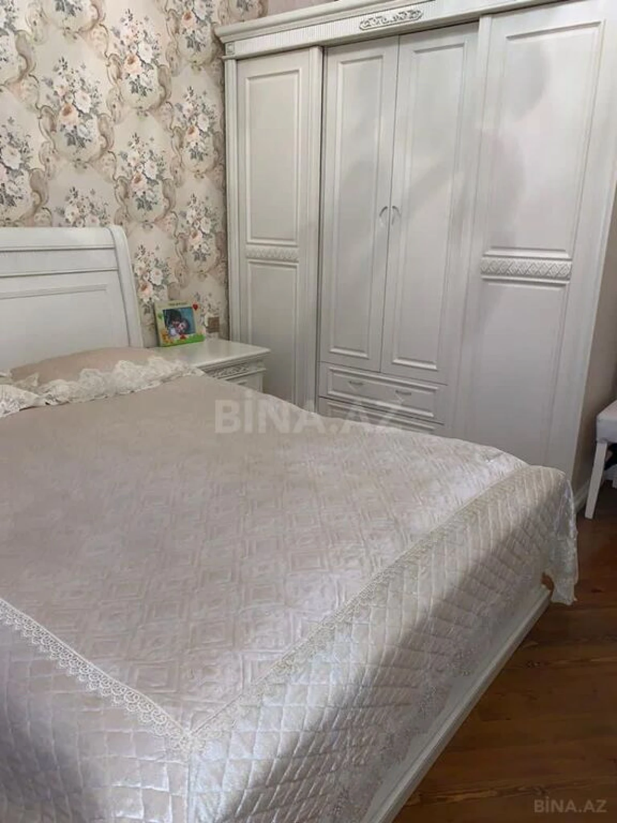 Satılır 6 otaqlı həyət evi 300 m²