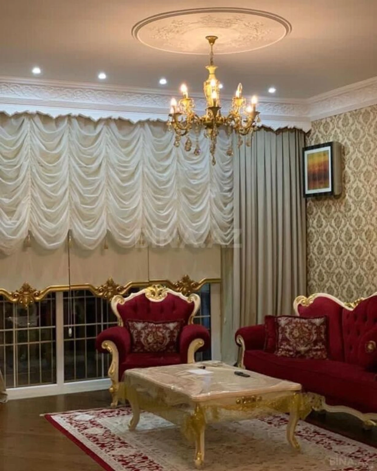 Satılır 6 otaqlı həyət evi 300 m²