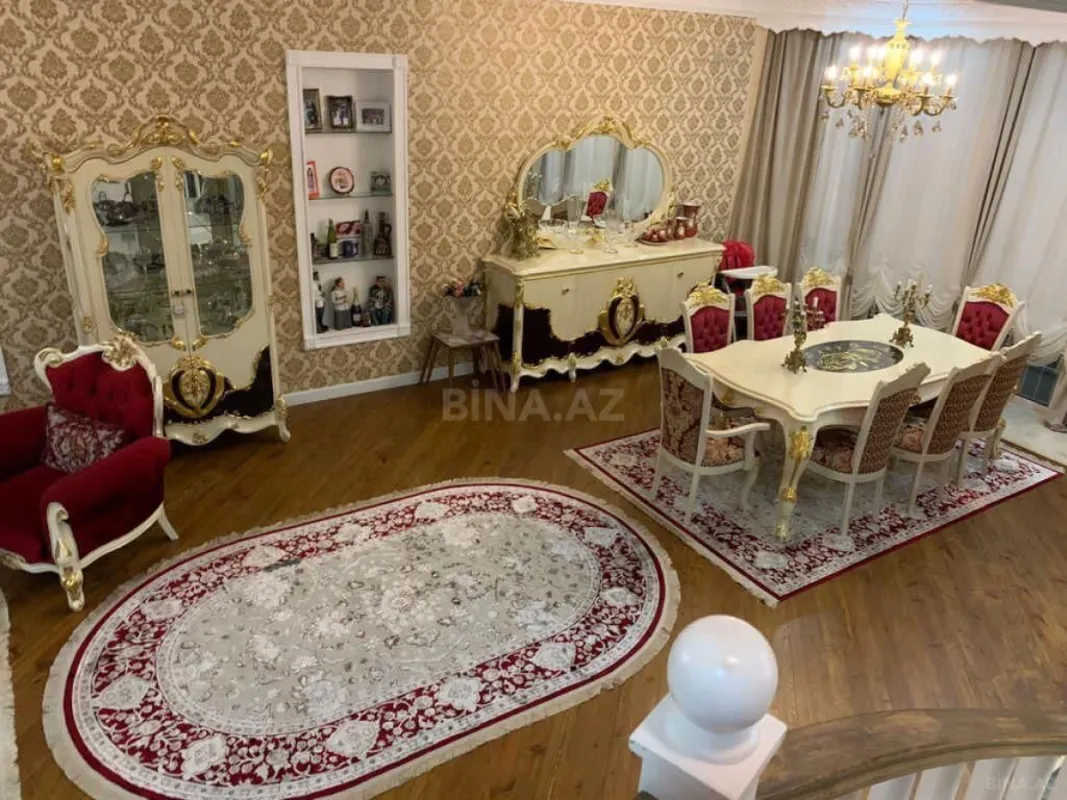 Satılır 6 otaqlı həyət evi 300 m²