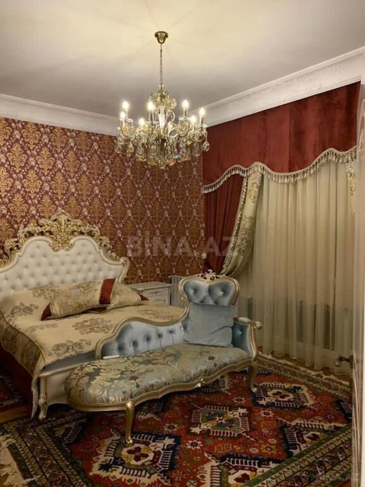 Satılır 6 otaqlı həyət evi 300 m²