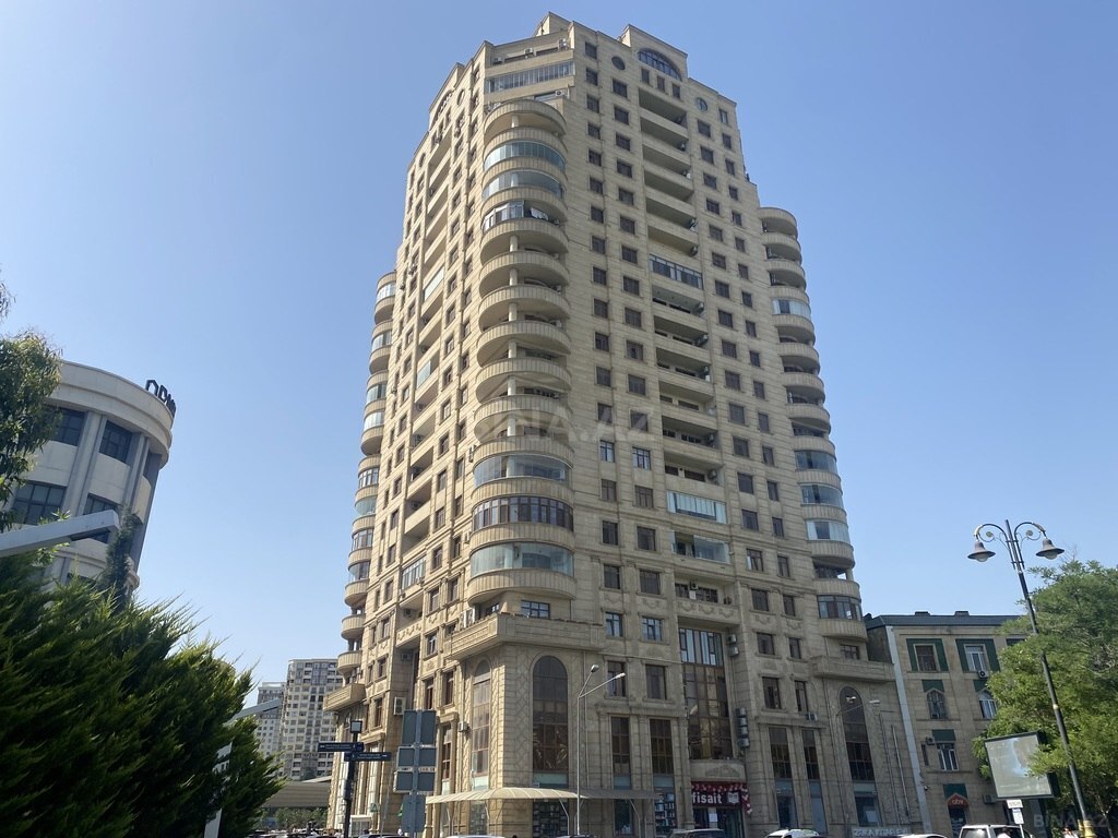 Satılır 4 otaqlı mənzil 171 m² — Bakı 4 otaq 171.00 m²